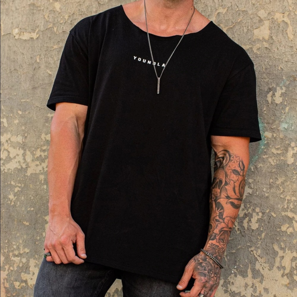 Young La 447 WIDE NECK RAW CUT TEE